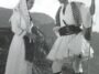 Ανέκδοτο: Μια πονηρή βλάχα που θέλει να χαλάσει το προξενειό που της έφεραν λέει στον υποψήφιο γαμπρό …! Τρελό Γέλιο