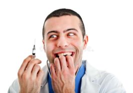 Ανεκδοτο: Πάει TΥΠΟΣ στο γιατρό και του λεει… Αγαπουλα έχεις μόνο 15 ώρες… Τρελό γέλιο