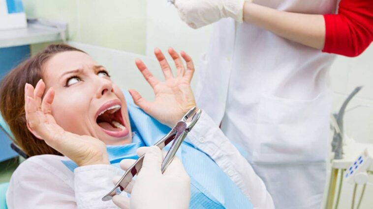 Ανέκδοτο: Πάει μια φοβητσιάρα στον οδοντίατρο! Πολύ γέλιο