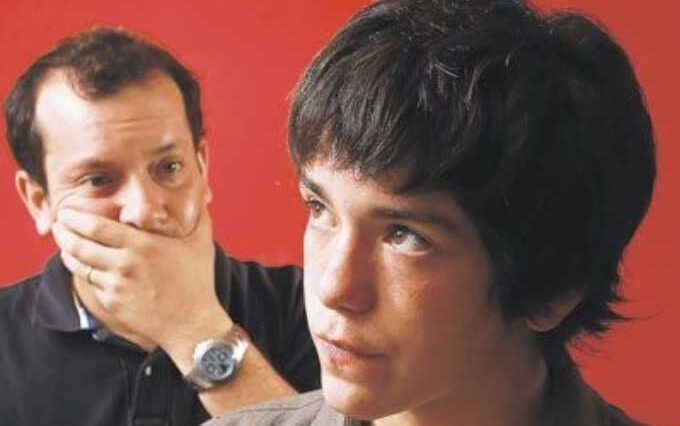 Ανέκδοτο: Ανήσυχος ο πατέρας τηλεφωνεί