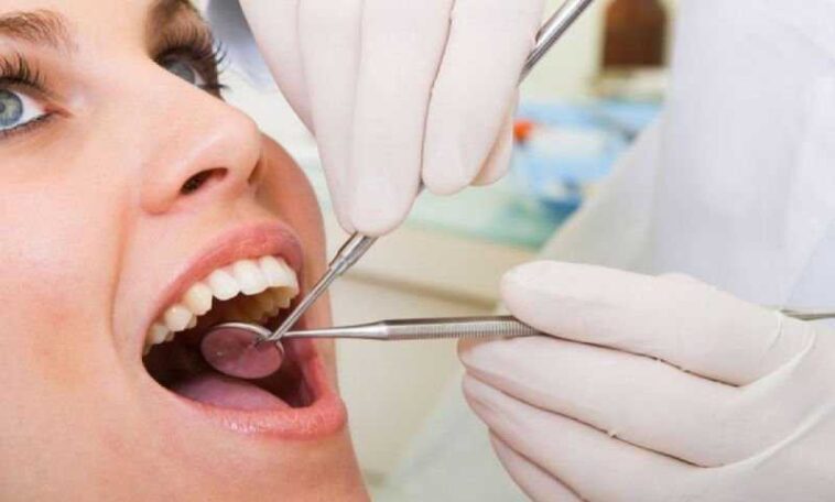Ανεκδοτάρα: Πηγαίνει μια νεαρή για πρώτη φορά στον οδοντίατρο παρά τη φοβία της…