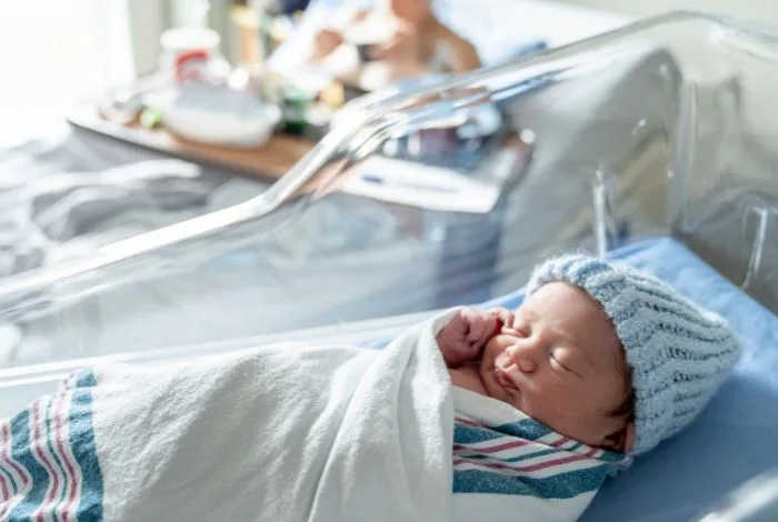 Ανεκδοτάρα με “έμπειρο”: Η νοσοκόμα και το νεογέννητο