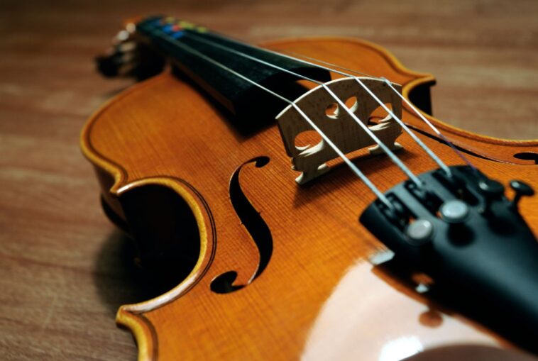 Ανέκδοτο με βιολιτζή: Το παίξιμο και οι σηκωμάρες